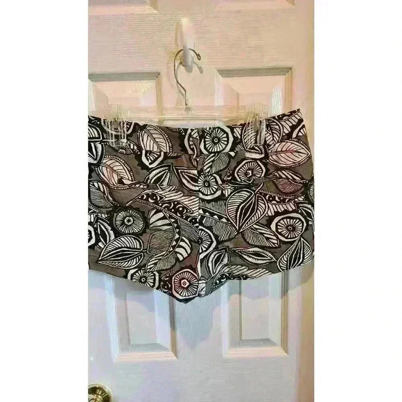 LOFT Riviera Shorts Boho Leaf Print Mid-Rise Zip Pockets Women's Size 4 - Picture 5 of 5